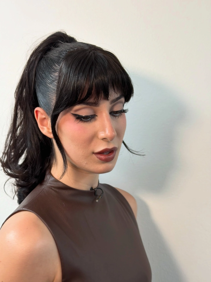 Yasmin Pettet is a Gorgeous British Actress & a Beautiful Model