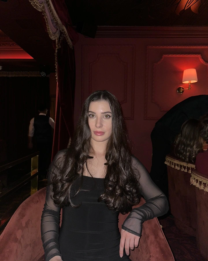 Yasmin Pettet is also a Beautiful British Social Media Influencer