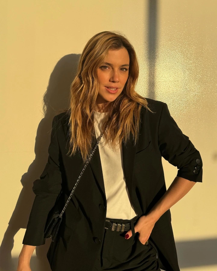 Alice Wegmann Sun Kissed Image