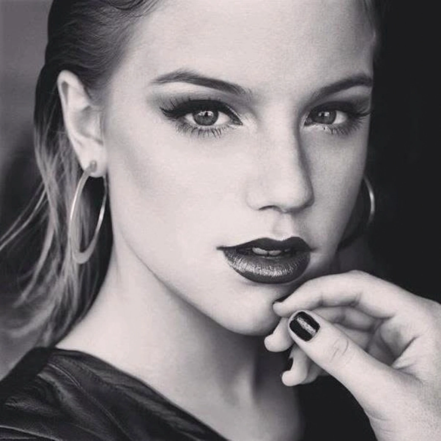 Alice Wegmann Web Stories