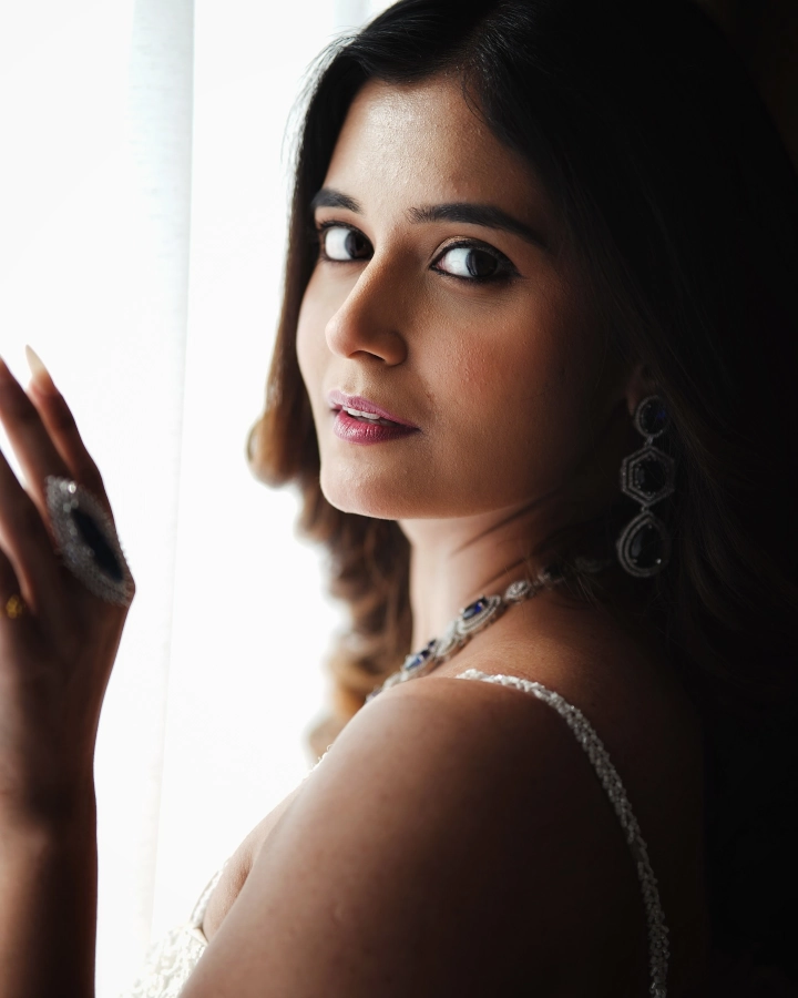 Anushka Pimputkar Cute Eyes