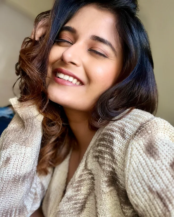 Anushka Pimputkar Family