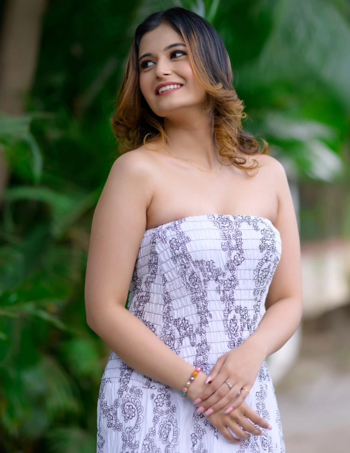 Anushka Pimputkar Hot Body