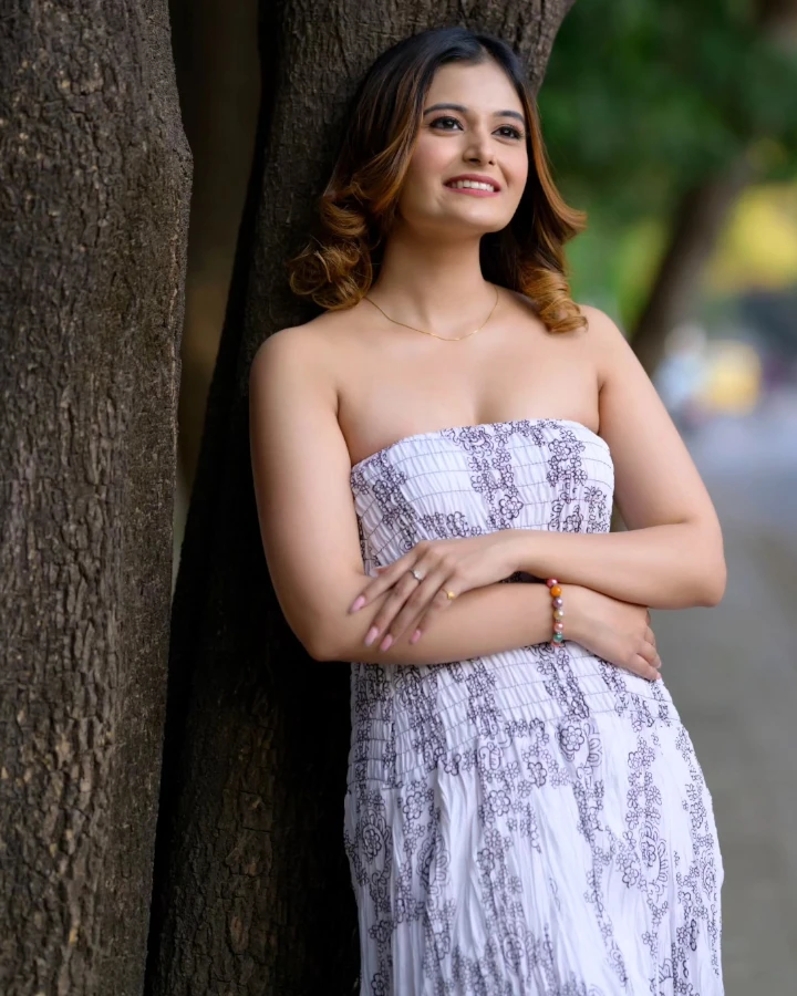 Anushka Pimputkar Hot Dress