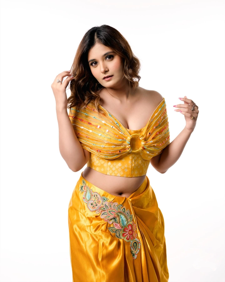 Anushka Pimputkar Hottest Cutest and Deepest Cleavage Shown Ever