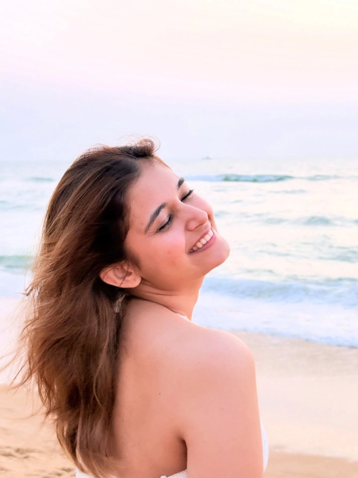 Anushka Pimputkar Latest Beautiful Backless Image
