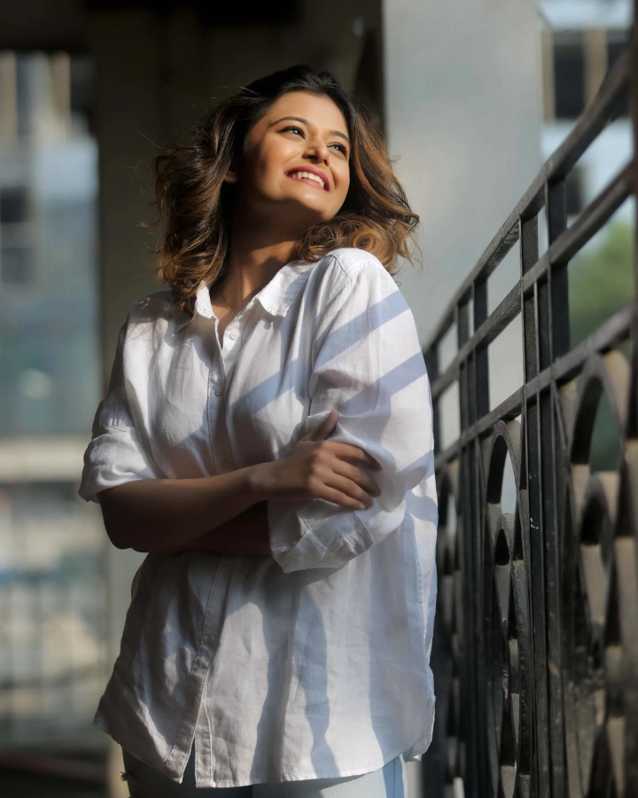 Anushka Pimputkar Looks