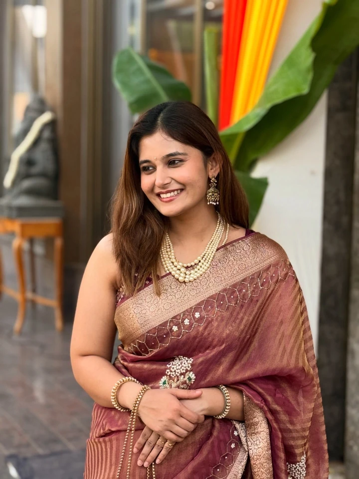Anushka Pimputkar in Hot Saree Image