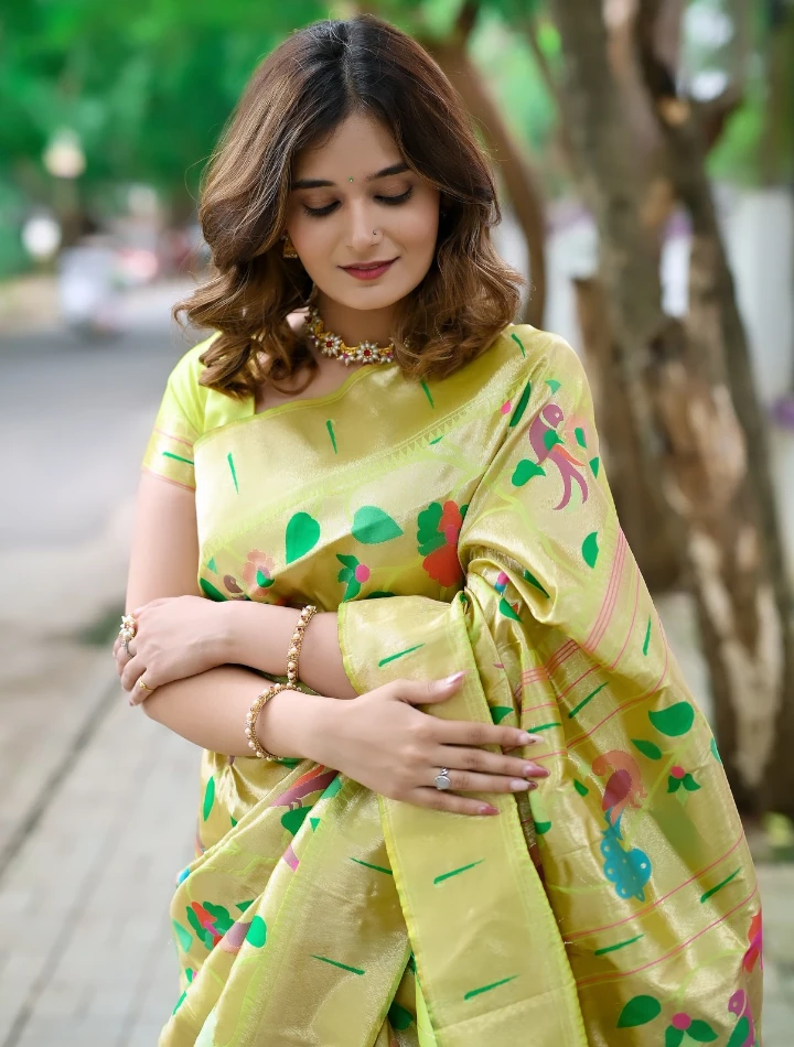 Anushka Pimputkar in an Extremely Lovely Saree