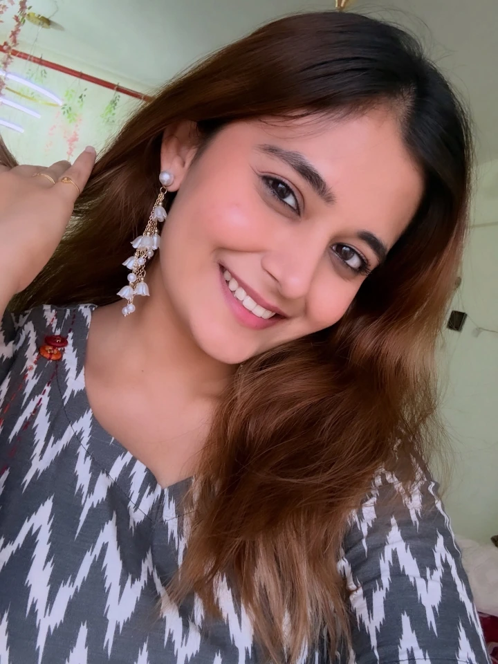 Anushka Pimputkar is also known as beauty with brain