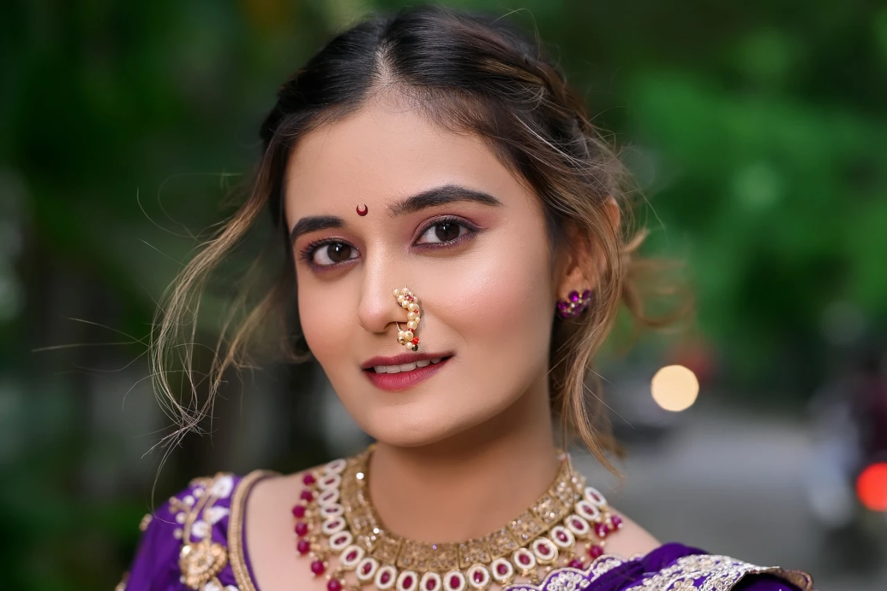Anushka Pimputkar (Marathi Film & Television Actress, Model & Entrepreneur) Age, Biography, Boyfriend, Marriage, Husband, Family, Model, Children, Career, Early Life, Education, Net Worth, Life Stories & More