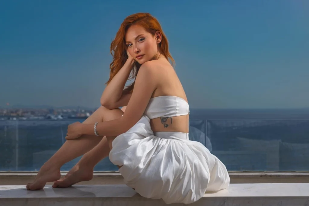 Başak Gümülcinelioğlu Beautiful Legs