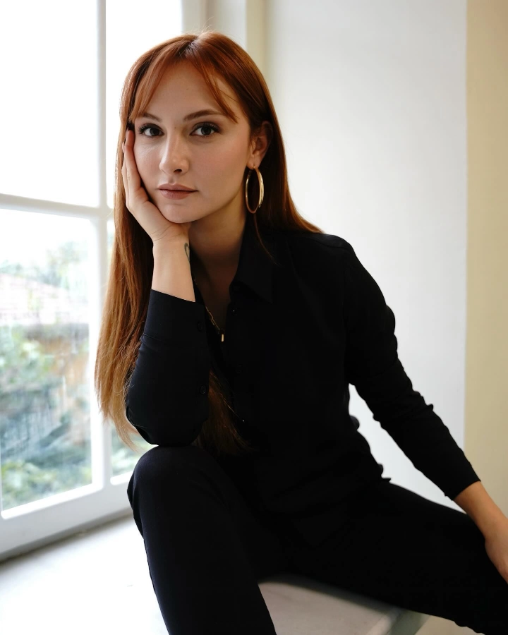 Başak Gümülcinelioğlu Cute Pose for Image