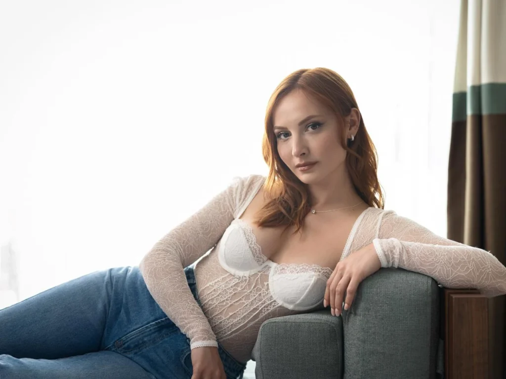 Başak Gümülcinelioğlu Hot