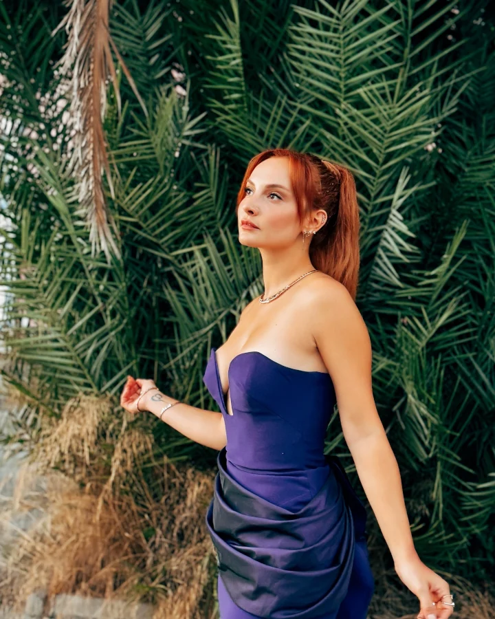 Başak Gümülcinelioğlu Hot Curvy Body