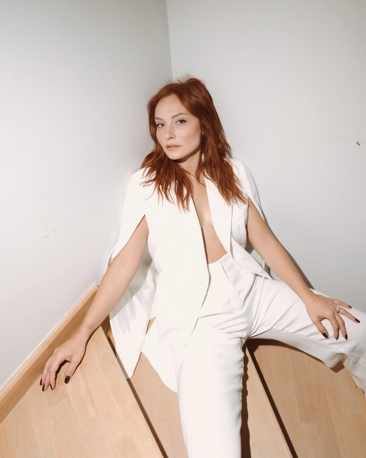 Başak Gümülcinelioğlu Hot and Gorgeous Looks for Image