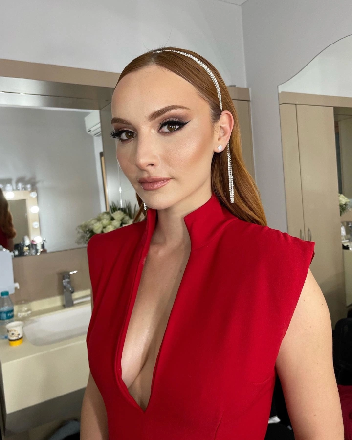 Başak Gümülcinelioğlu Hottest Looks