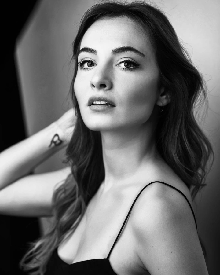 Başak Gümülcinelioğlu Lips