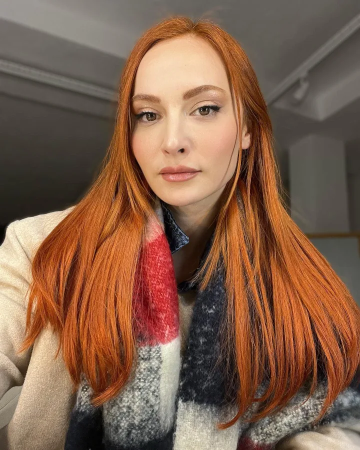 Başak Gümülcinelioğlu Looks