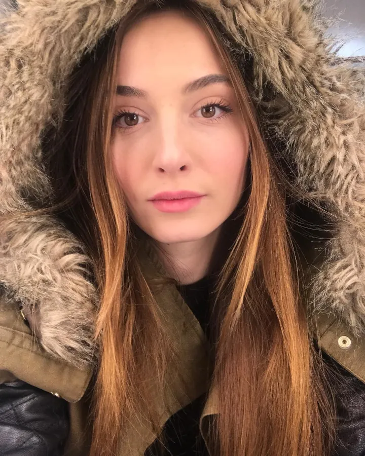 Başak Gümülcinelioğlu Model