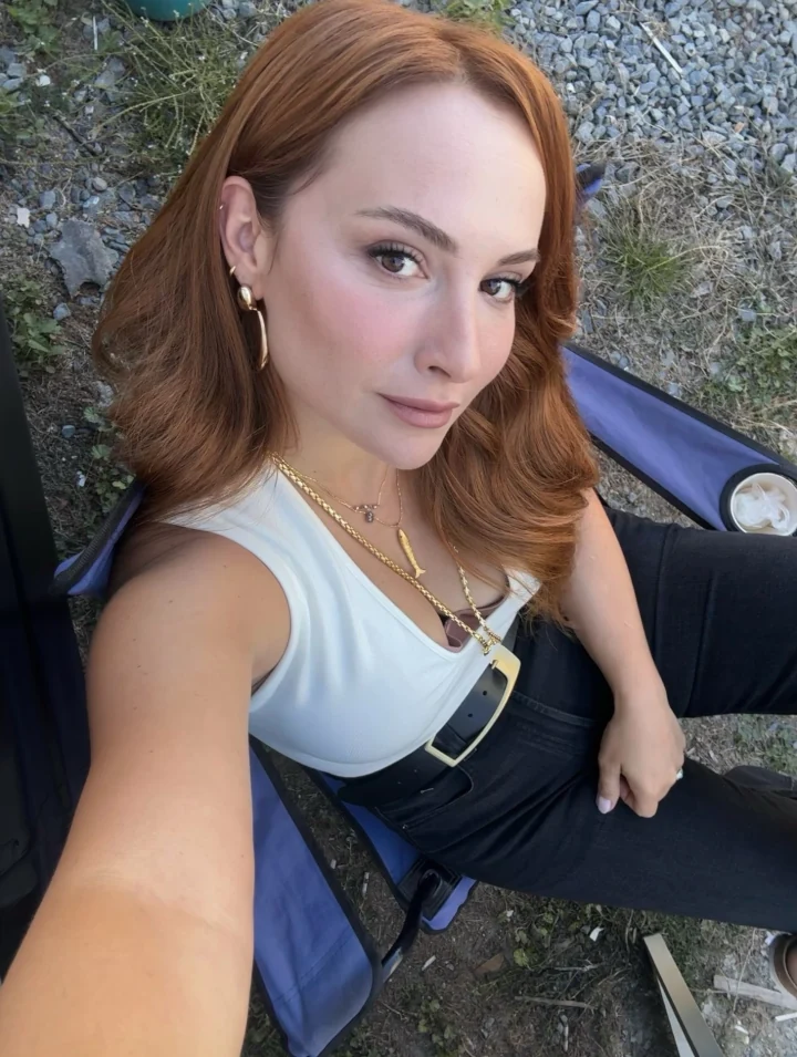 Başak Gümülcinelioğlu Pretty Looks