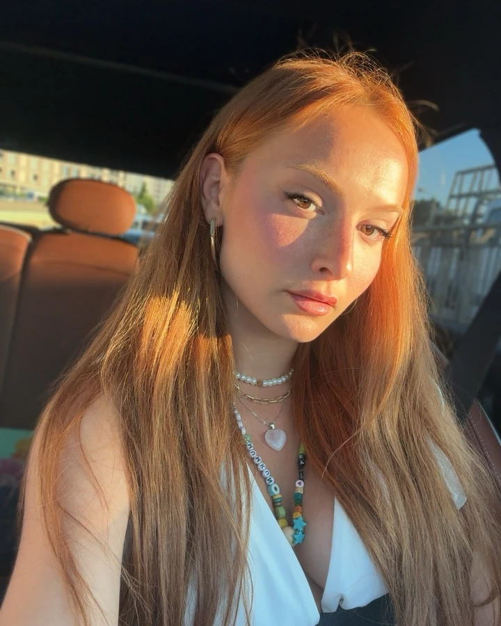 Başak Gümülcinelioğlu Travelling in her own car