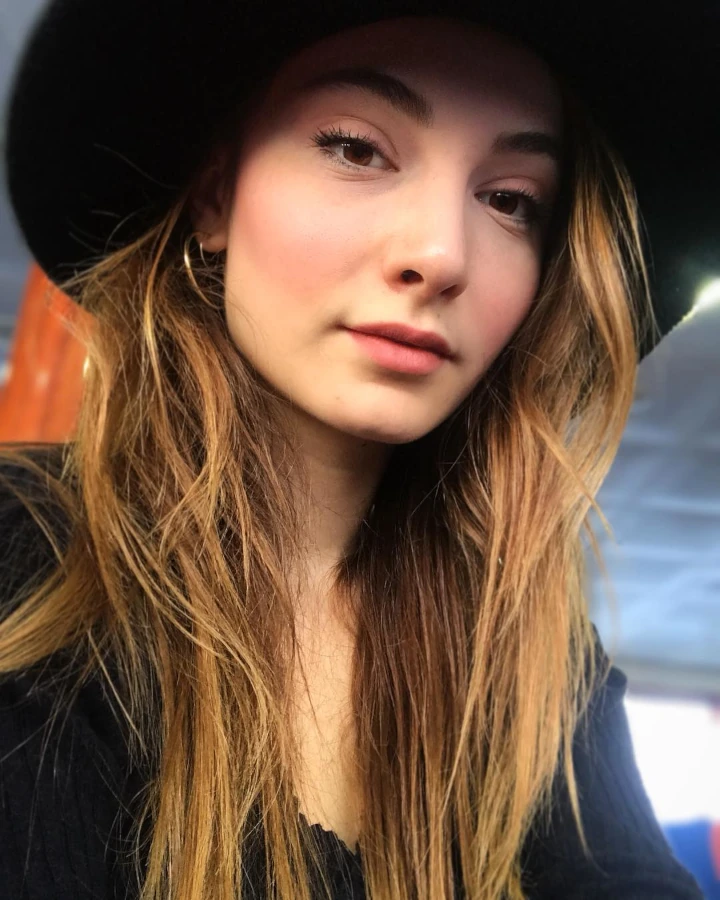 Başak Gümülcinelioğlu has Fabulous Looks