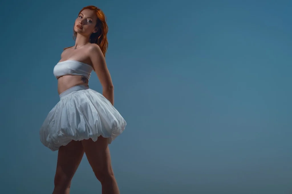 Başak Gümülcinelioğlu has Hot Legs