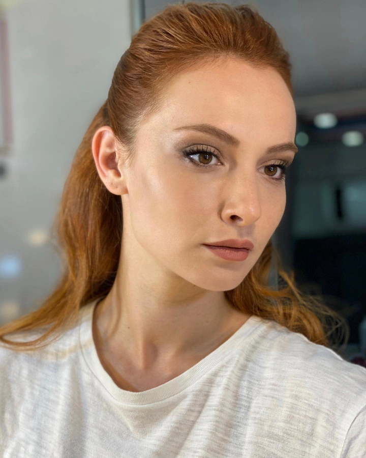 Başak Gümülcinelioğlu has beautiful Dark Brown eyes
